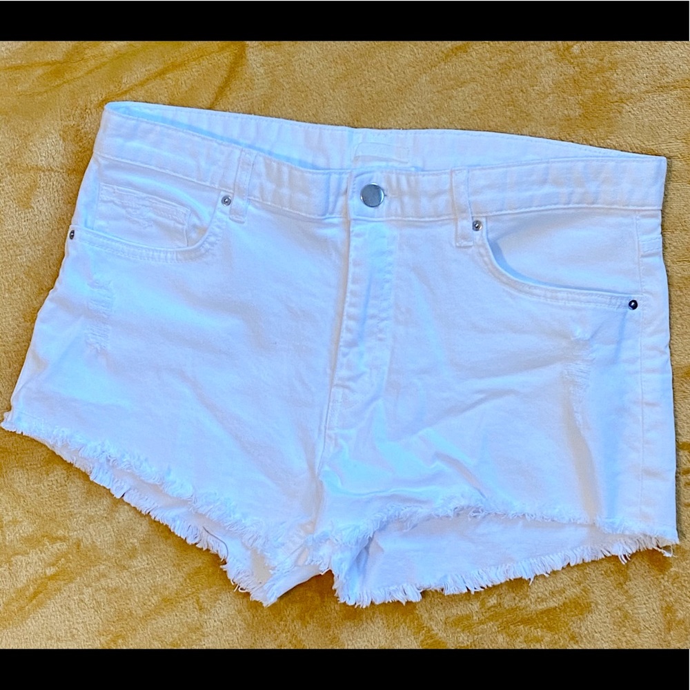 ✨H&M white shorts Denim✨